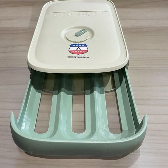 Vintage Egg box storage refrigerator USDA - Picture 2 of 4
